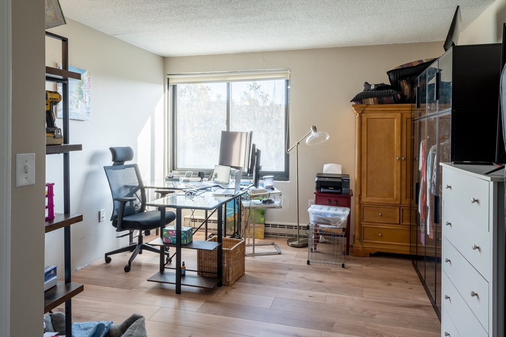 51 Melrose St Unit: 4D