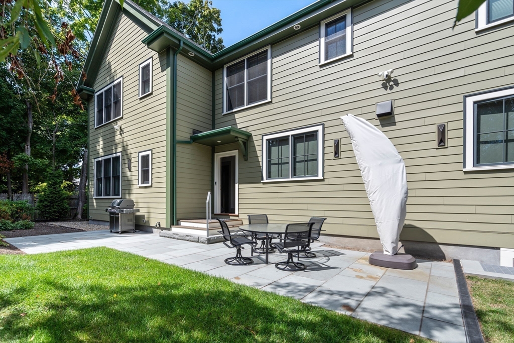 1119 Walnut St