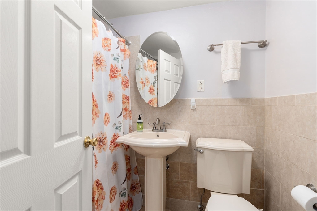 4925 Washington # 201