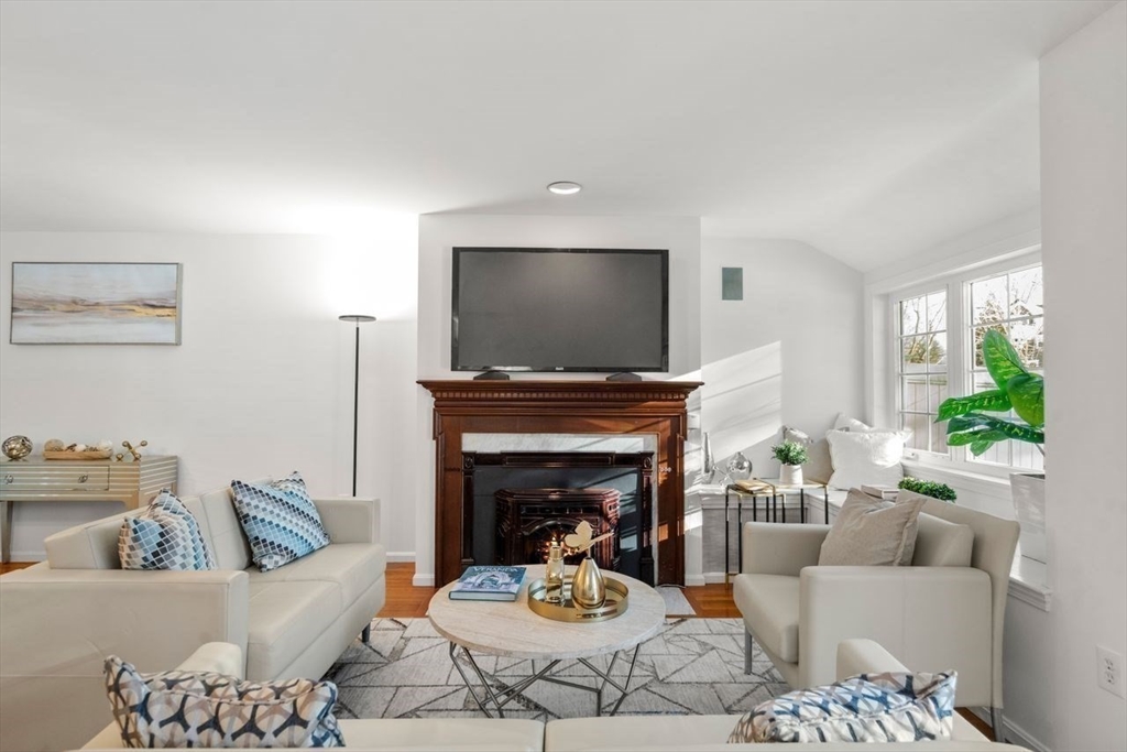 160 Pine Street # 15