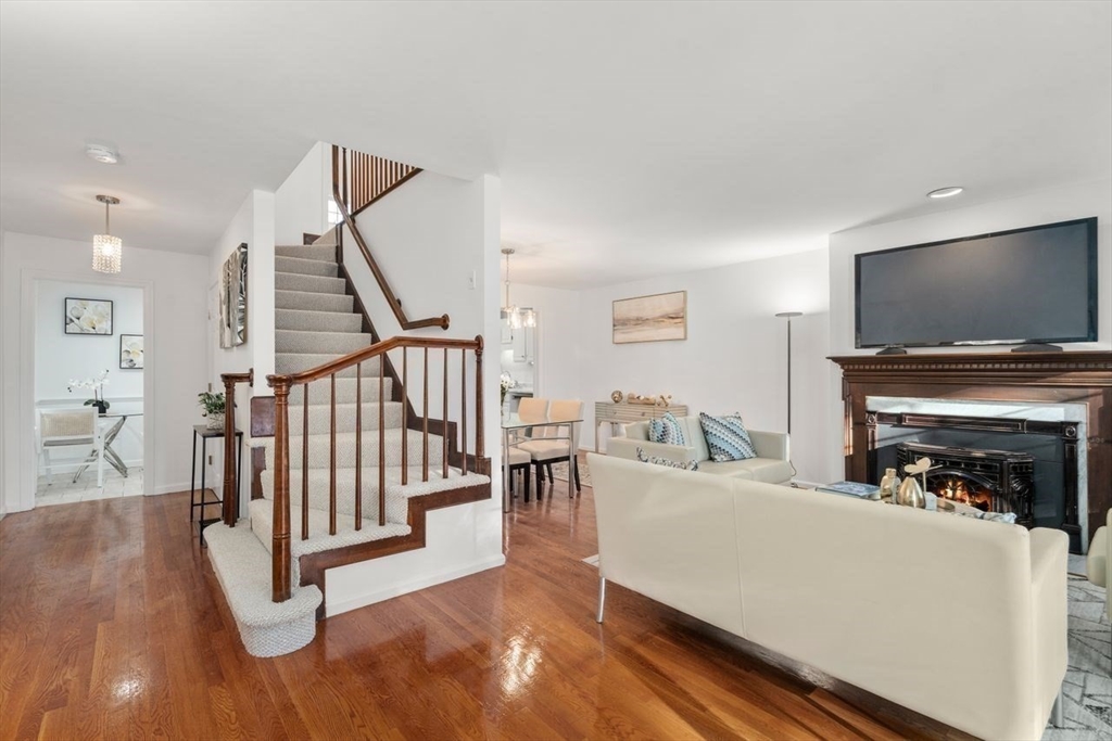 160 Pine Street # 15