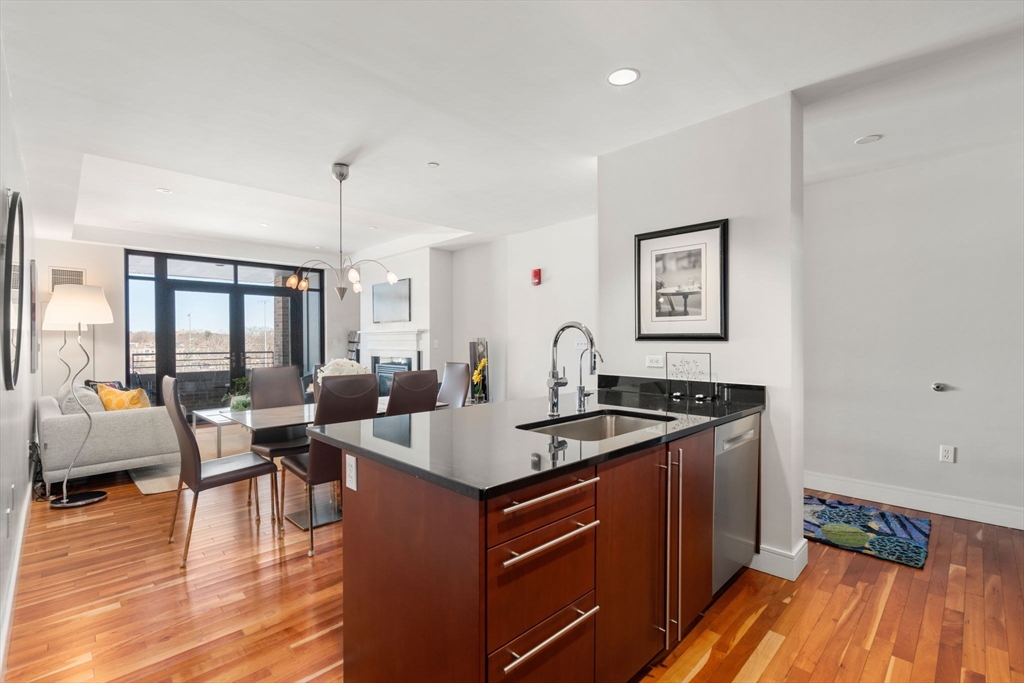 2400 Beacon St # 409
