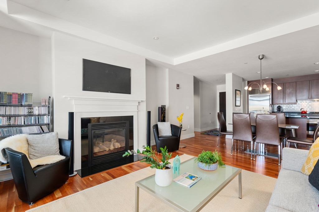 2400 Beacon St # 409