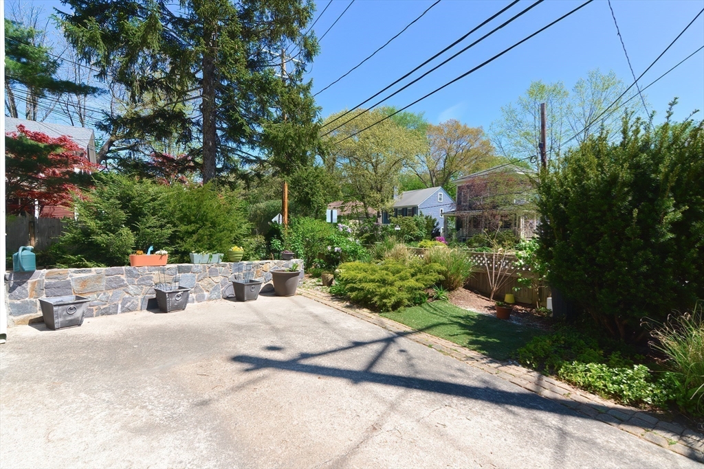 3 Forest St