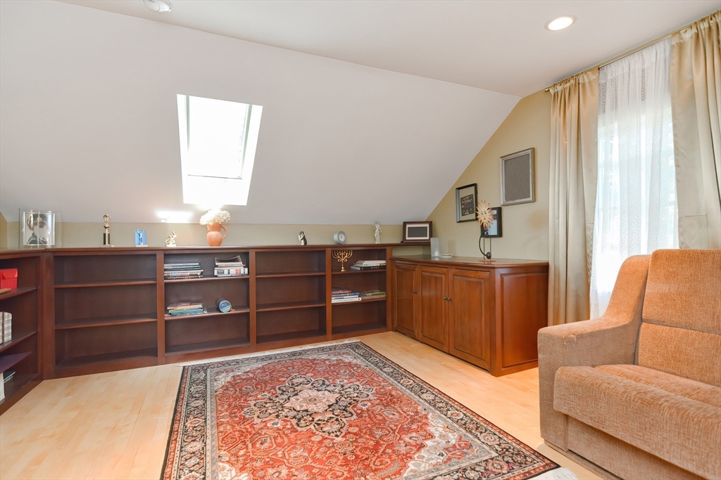 3 Forest St
