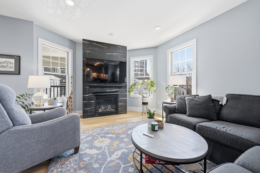 14 Maple St # 14