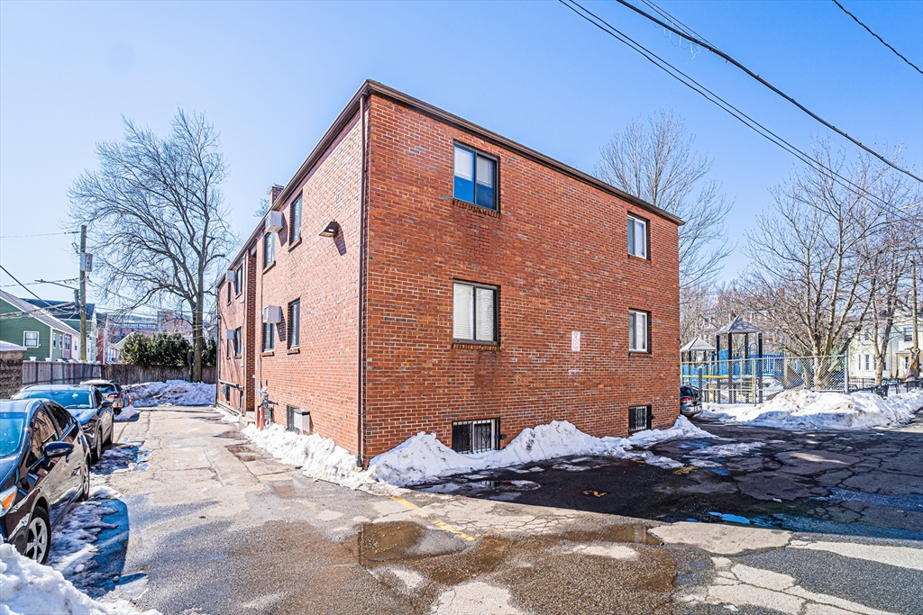 7 Mortimer Pl # 2