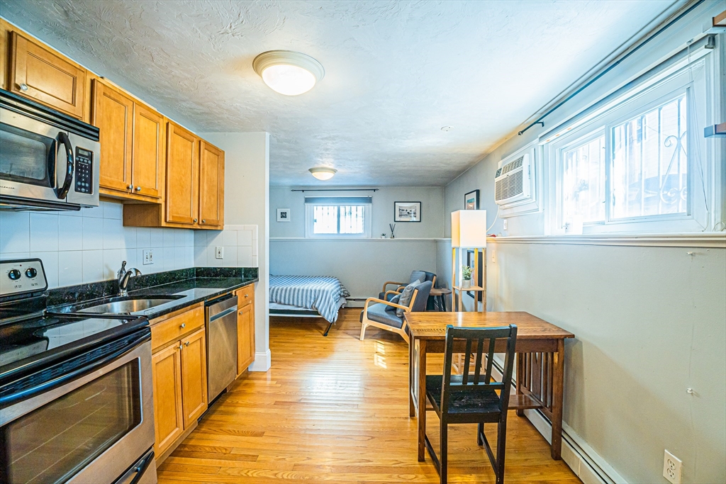 7 Mortimer Pl # 2