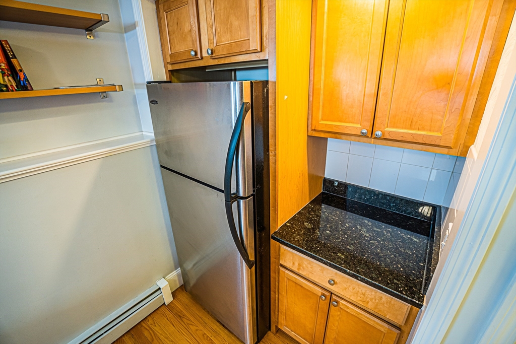 7 Mortimer Pl # 2