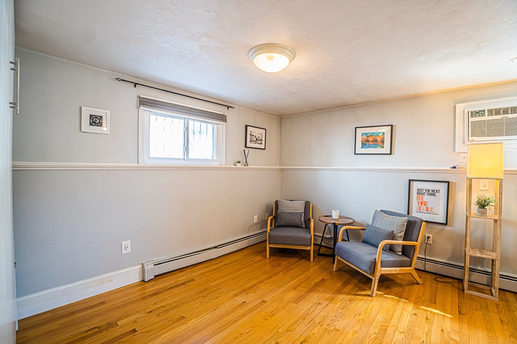 7 Mortimer Pl # 2