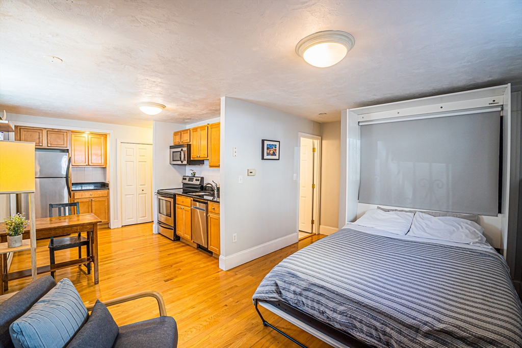 7 Mortimer Pl # 2