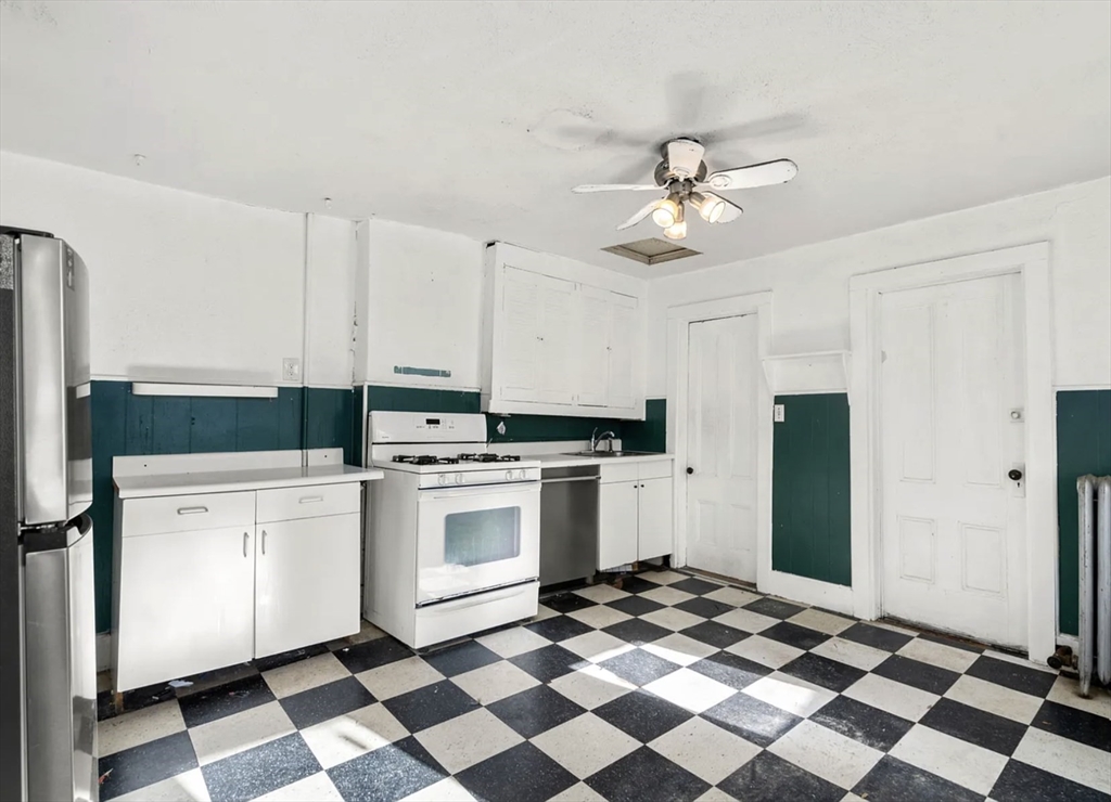 64 Elm St APT 2