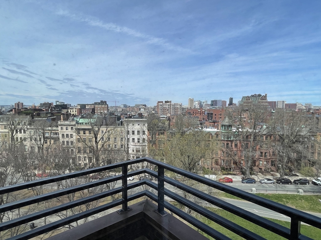 390 Commonwealth Ave # 809