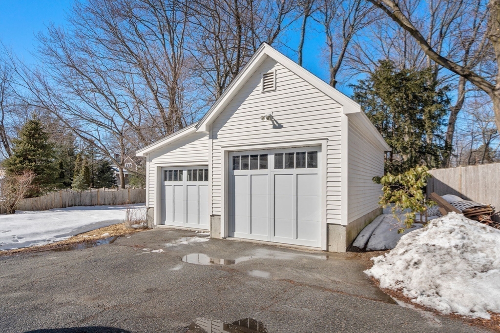103 Oak St