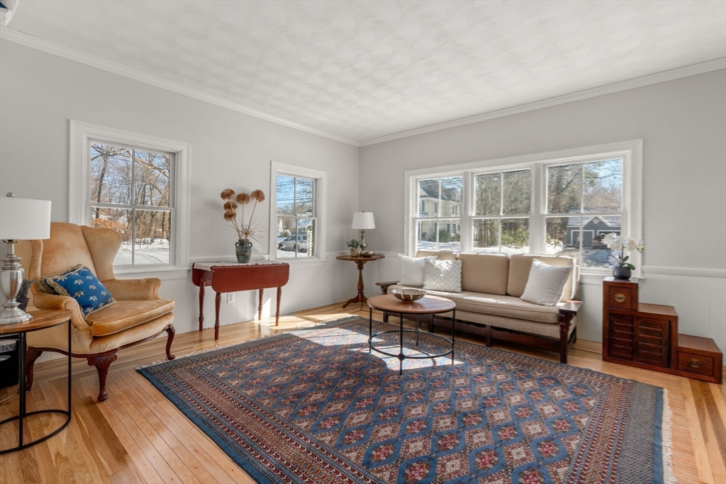 103 Oak St