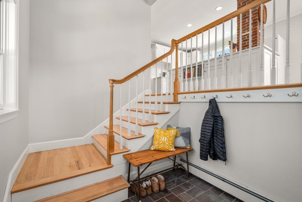 103 Oak St