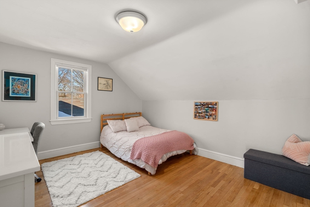 103 Oak St