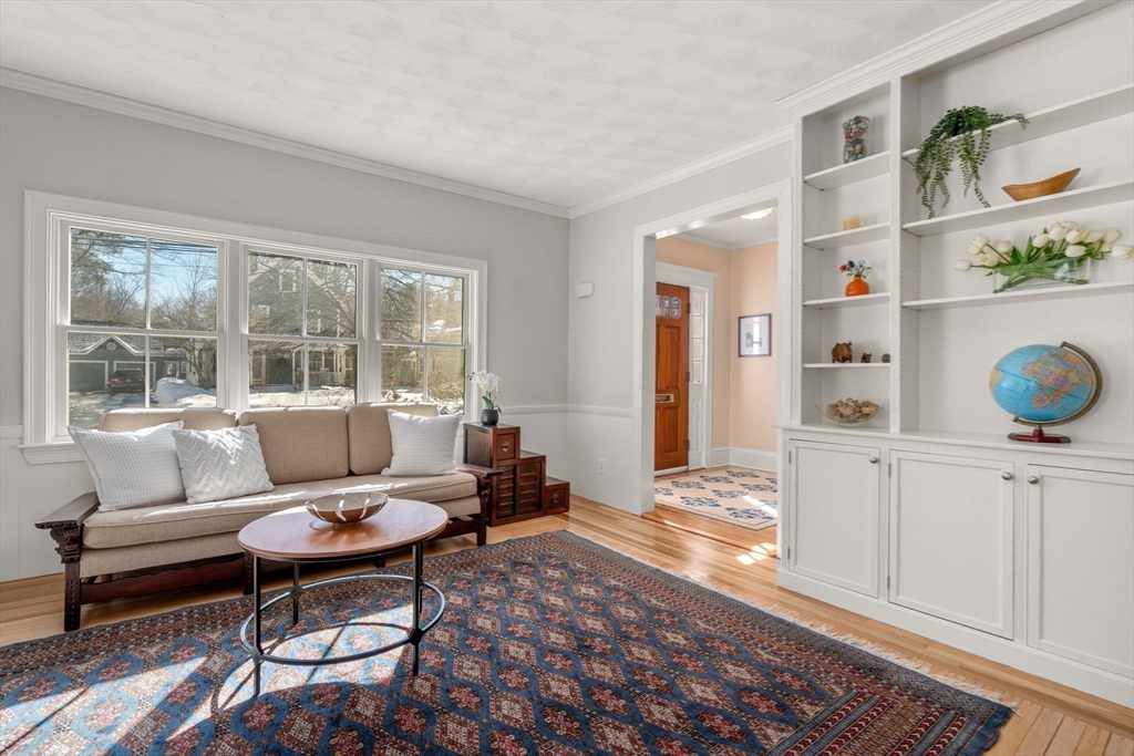 103 Oak St