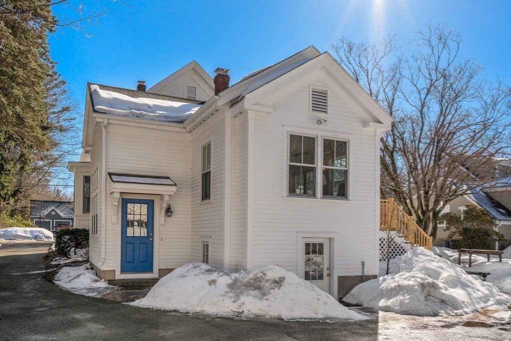 103 Oak St