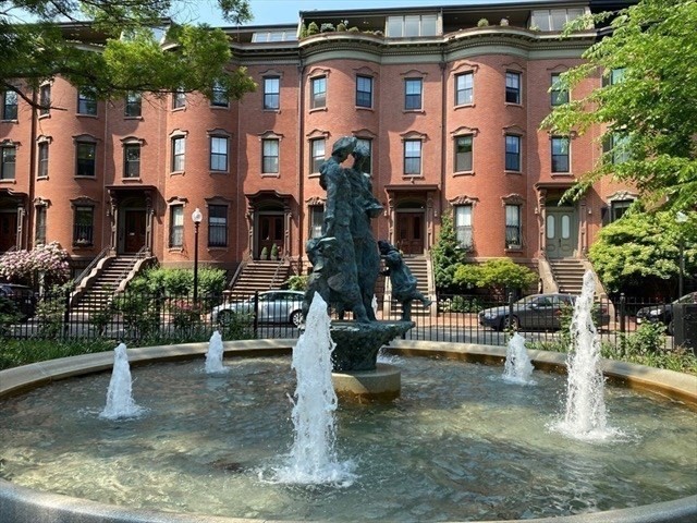 28 Worcester Sq # 3
