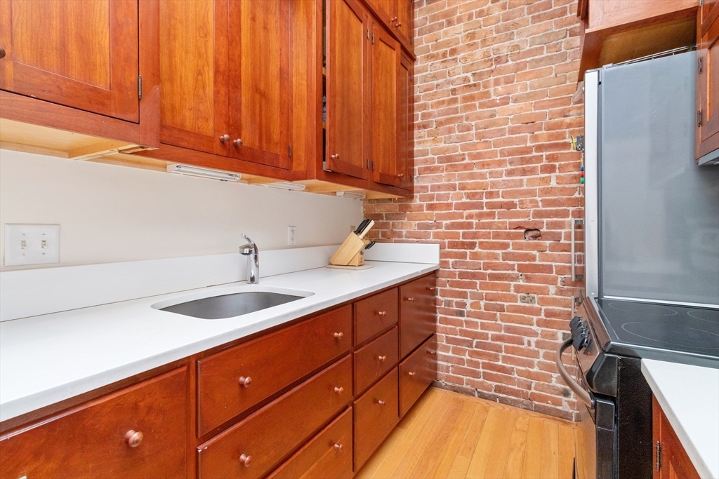 28 Worcester Sq # 3