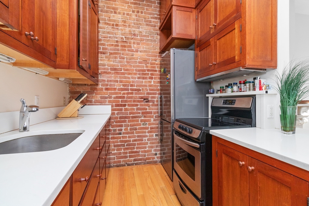 28 Worcester Sq # 3