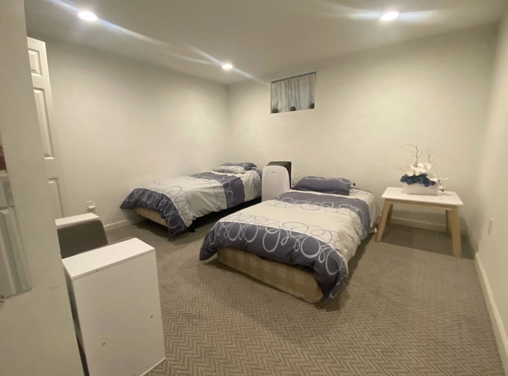 113 Nottinghill Rd, Boston Unit: B