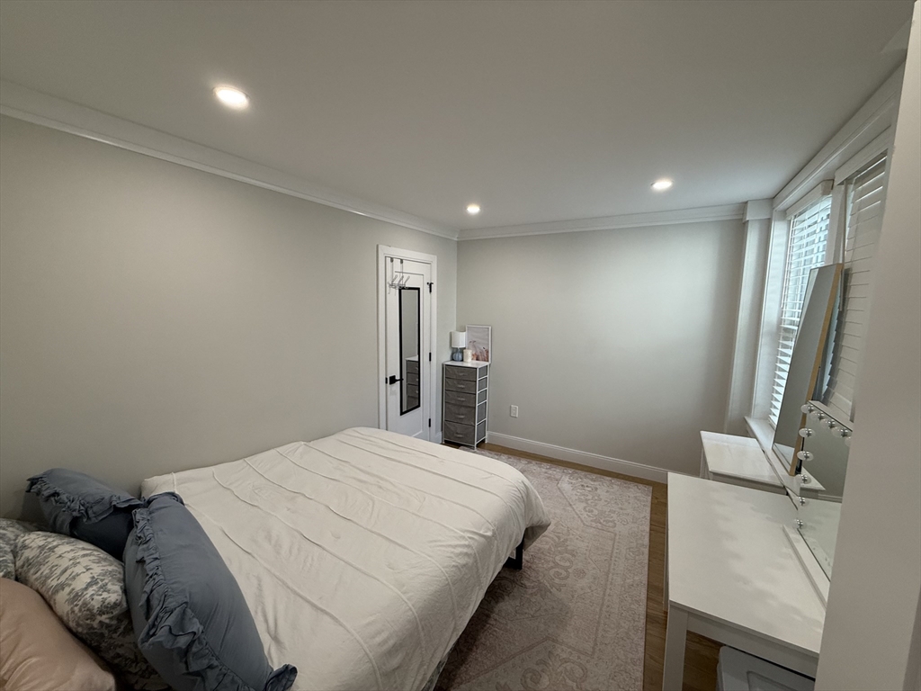 2031 Commonwealth # 10