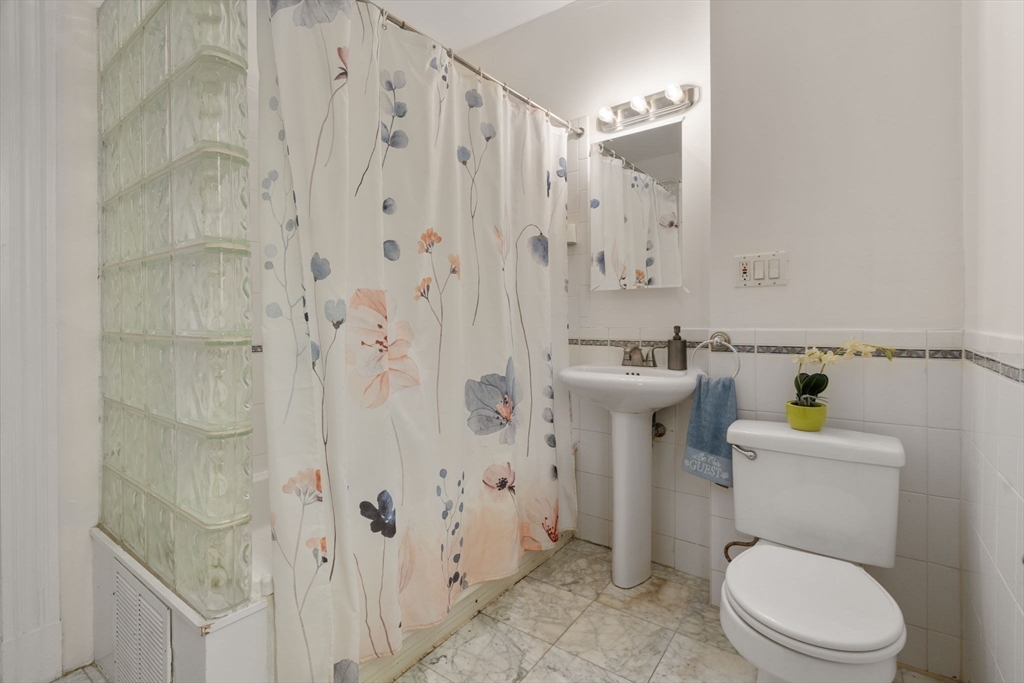 55 Reservoir Rd # 2