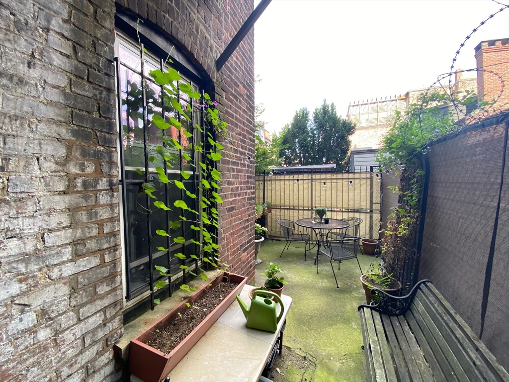 29 Myrtle Street # B