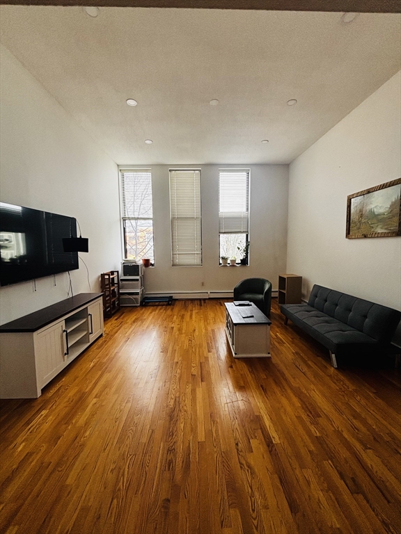 60 Gibson St # 303