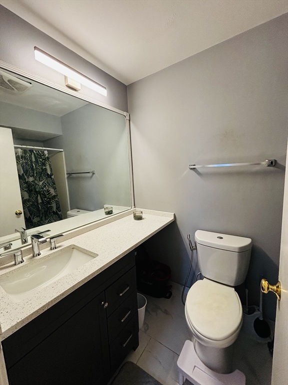 60 Gibson St # 303