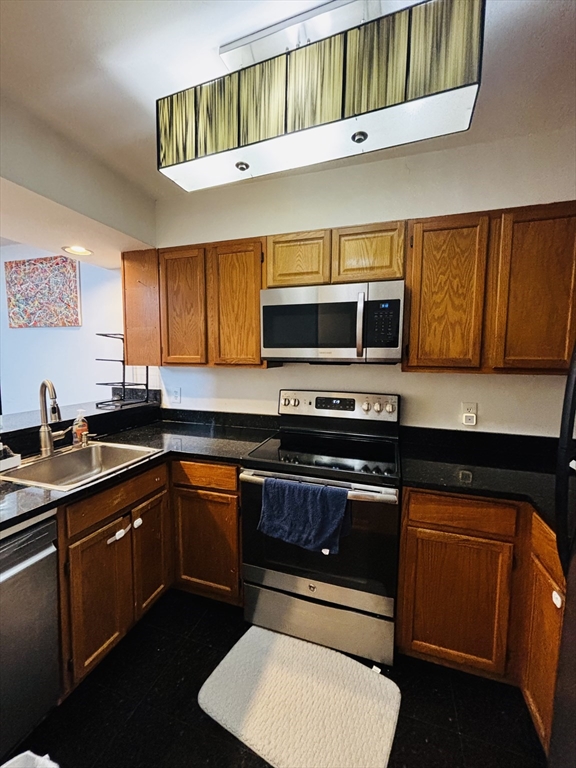 60 Gibson St # 303