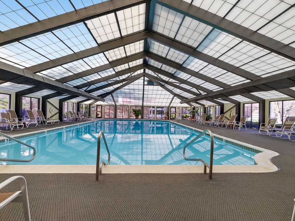 250 Hammond Pond Pkwy # 905S