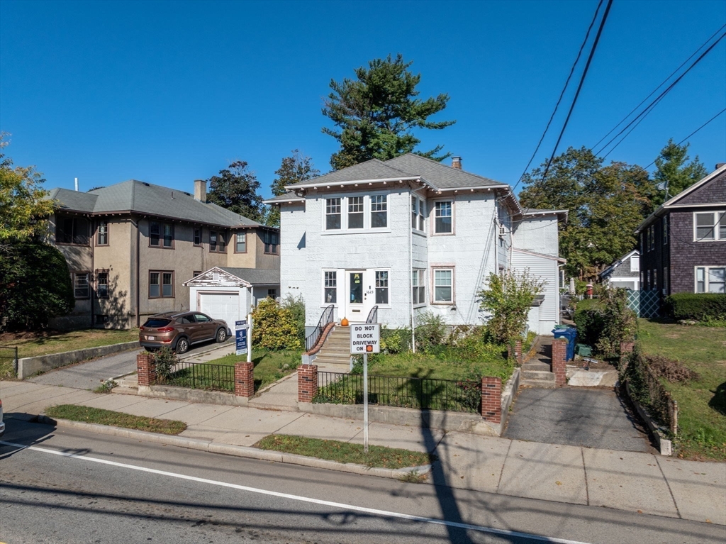 1623 Centre Street