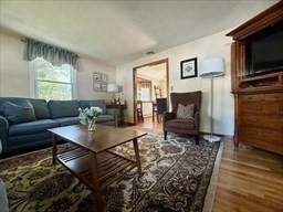 51 Wildwood Ln