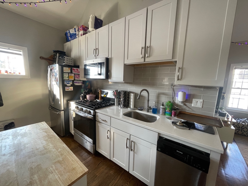 781 Parker St # 3