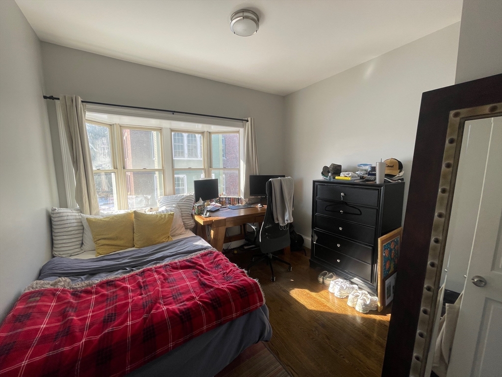 781 Parker St # 3