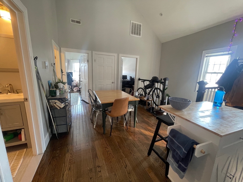 781 Parker St # 3