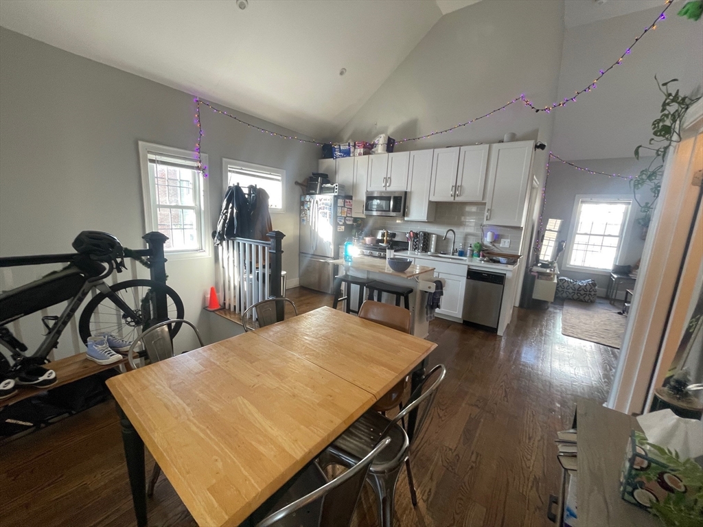781 Parker St # 3