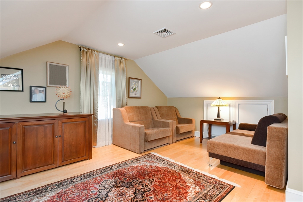 3 Forest St # 3