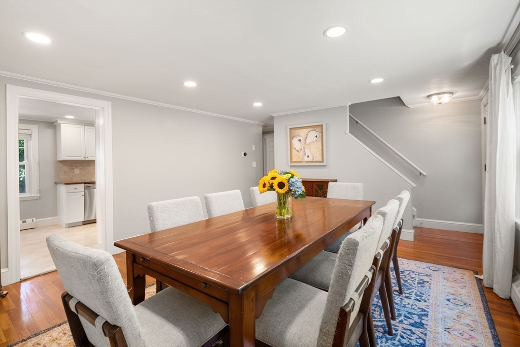31 Robbins Rd