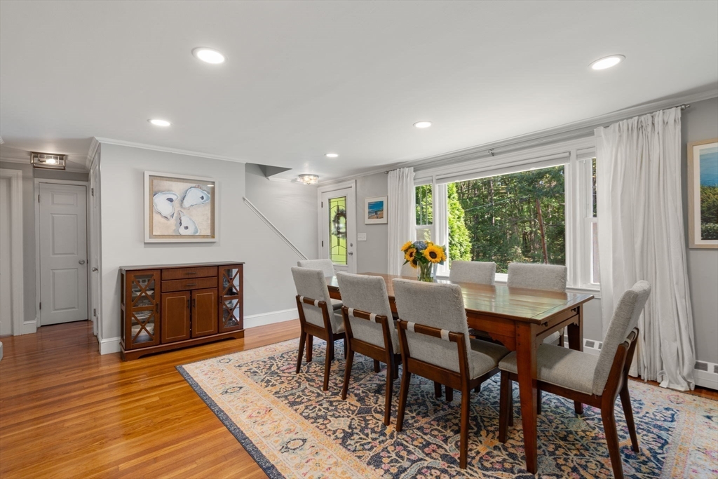 31 Robbins Rd