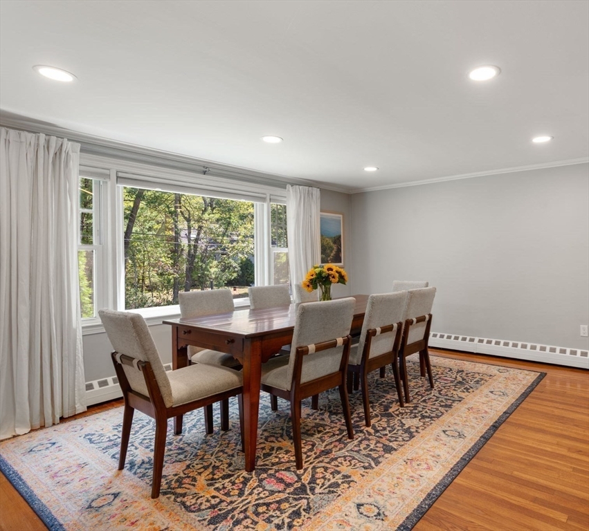 31 Robbins Rd