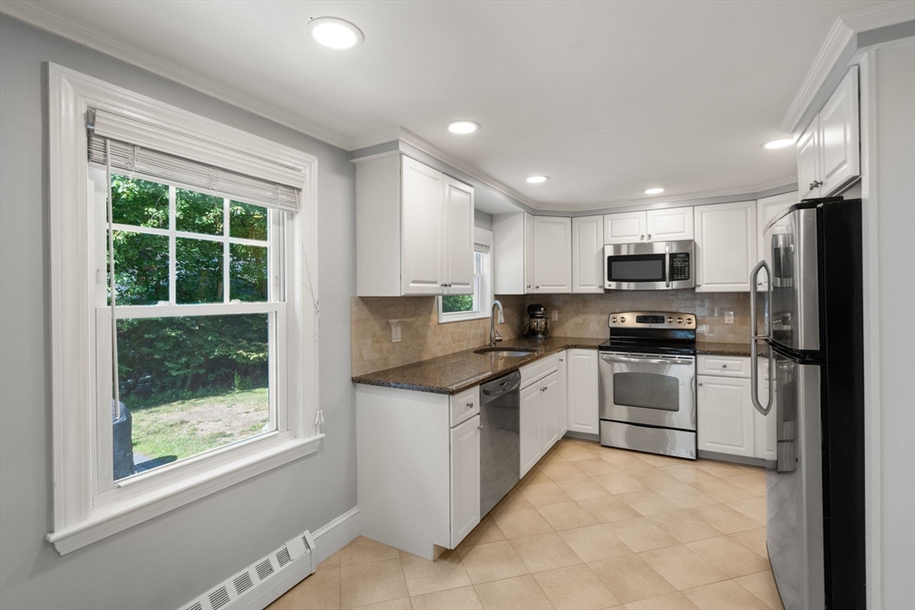 31 Robbins Rd