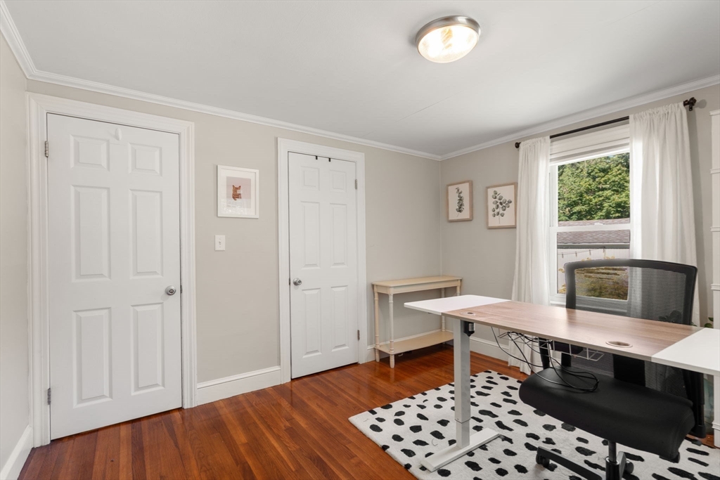 31 Robbins Rd