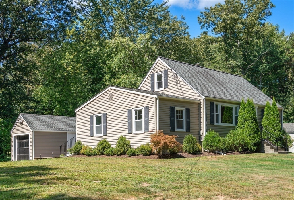 31 Robbins Rd