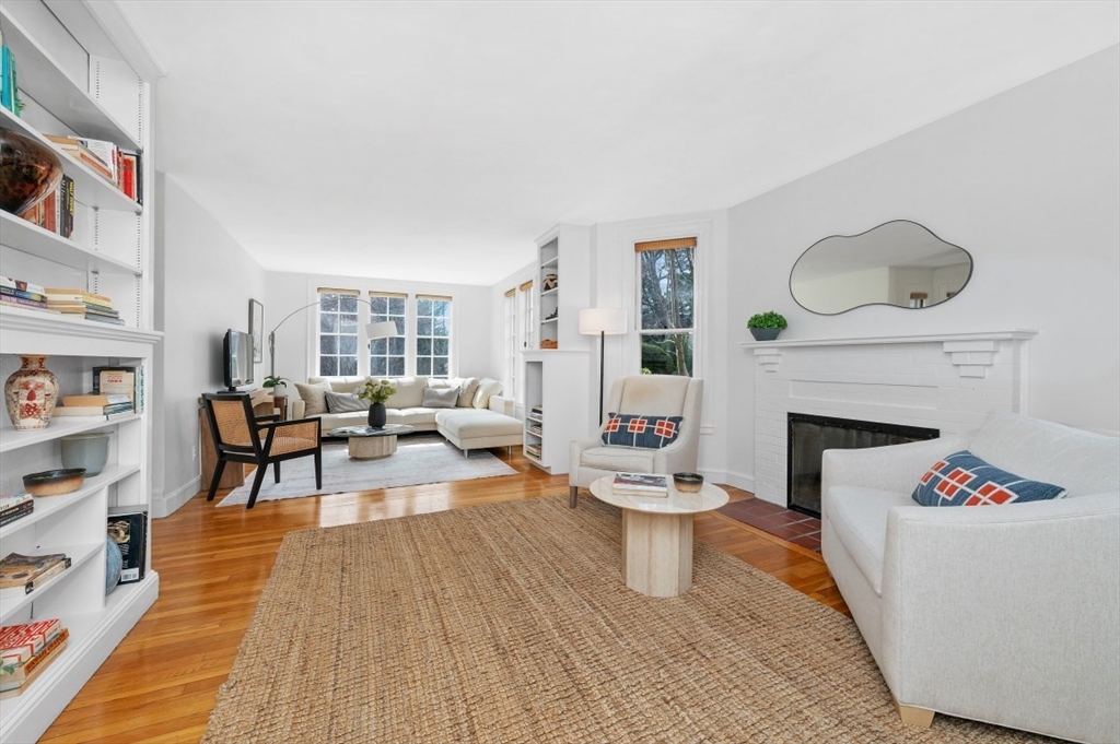 284 Lake Ave
