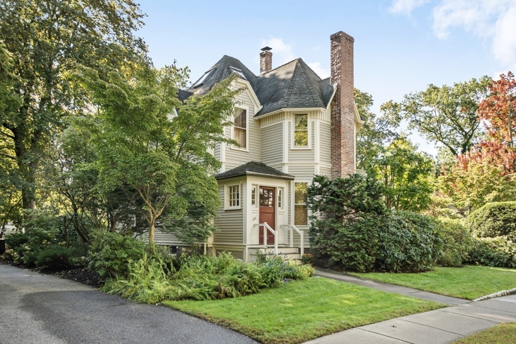 284 Lake Ave