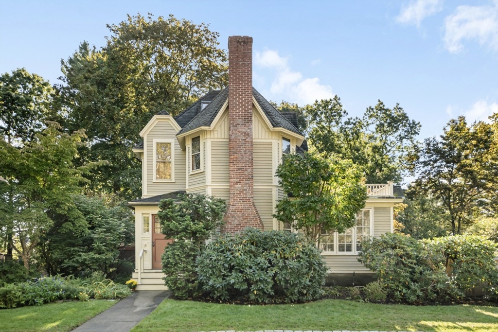 284 Lake Ave